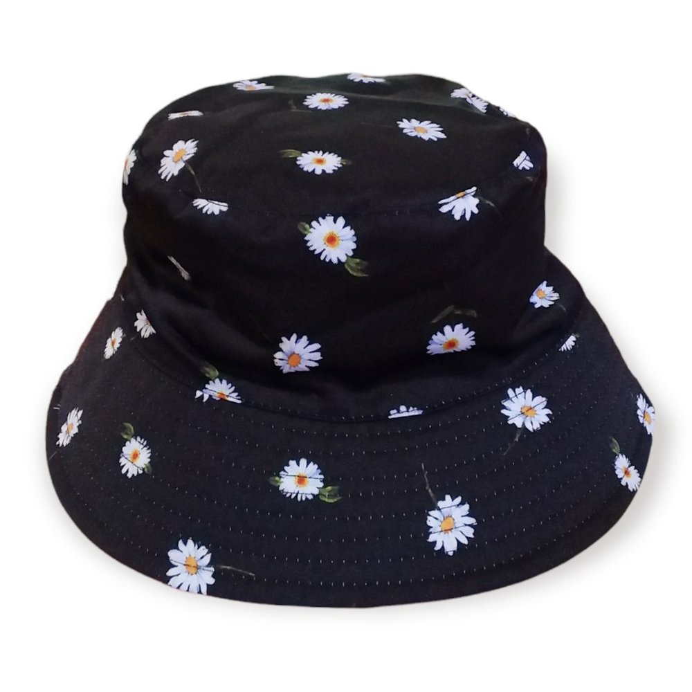 Alice + Olivia Bucket Hat Reverisble Black Daisy Flower Print White OS NWOT
